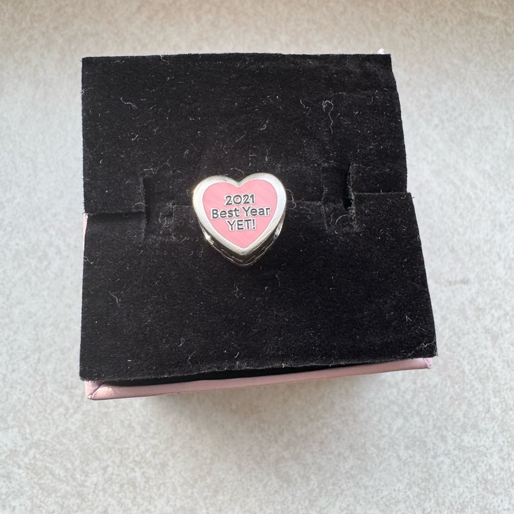 Pandora 2021 Exclusive Charm